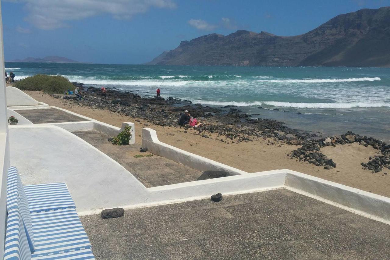 Playa De Caleta De Famara Vila Exterior foto